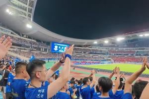 声援曾经的江苏队长吴曦！苏超南京球迷第22分钟齐喊：吴曦吴曦